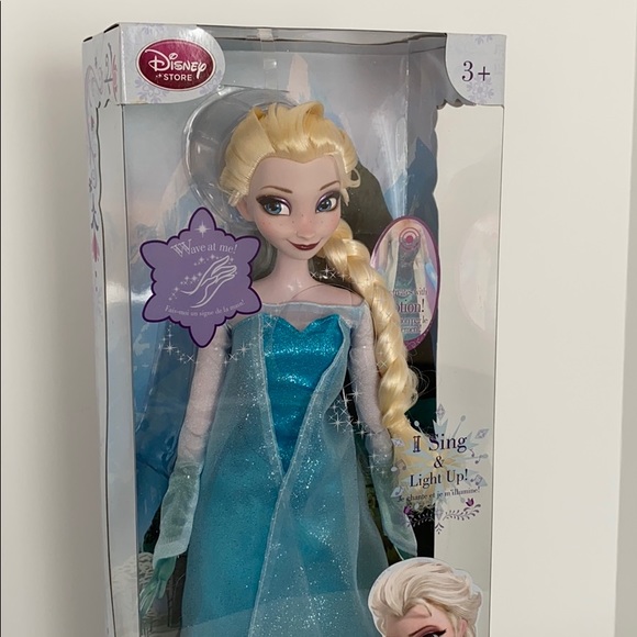 Disney Store Elsa Singing Doll Frozen - Picture 5 of 16